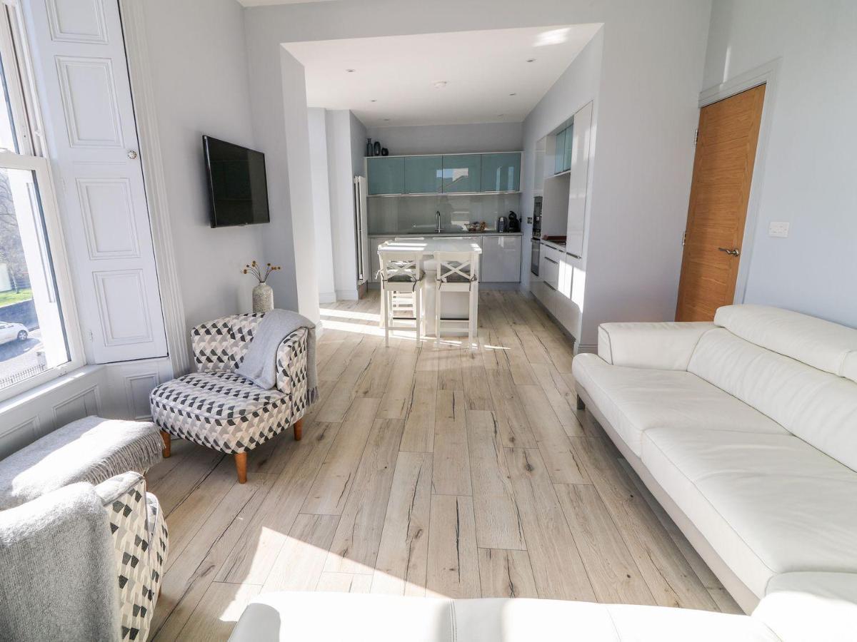Sea Breeze Apartment